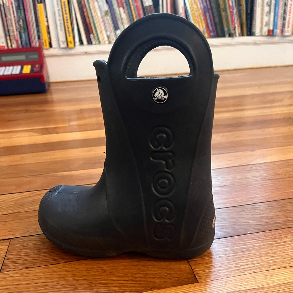 Crocs size 11 (little kids) rain boots.  Navy.